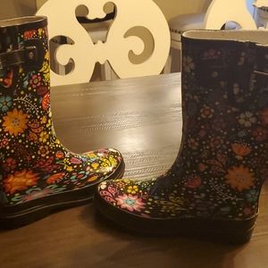 Lightly used Western Chief Rainboots